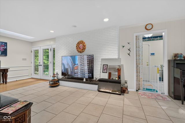 8942 Briarclift Road, Indianapolis, IN 46256