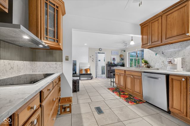 8942 Briarclift Road, Indianapolis, IN 46256