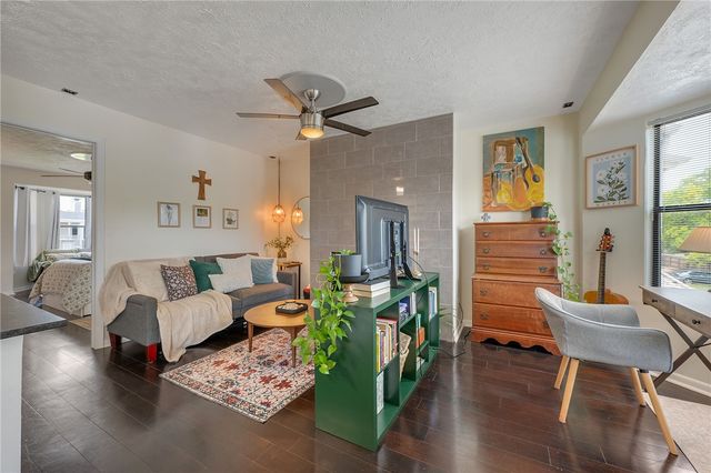 4441 Old College 6203, Bryan, TX 77801