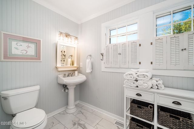 212 Broad Street, Beaufort, NC 28516