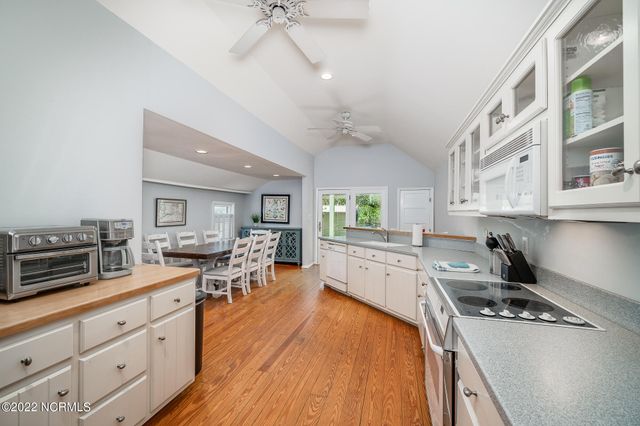 212 Broad Street, Beaufort, NC 28516