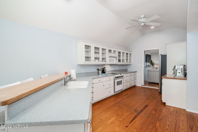 212 Broad Street, Beaufort, NC 28516