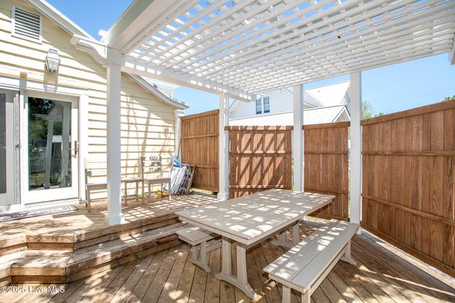 212 Broad Street, Beaufort, NC 28516