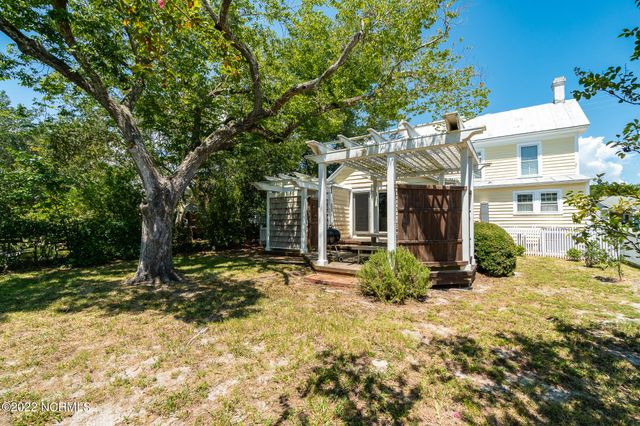 212 Broad Street, Beaufort, NC 28516