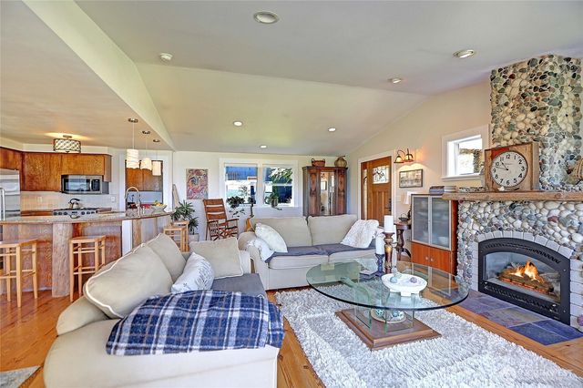 610 Maple Heights Road, Camano Island, WA 98282