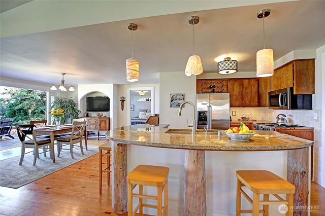 610 Maple Heights Road, Camano Island, WA 98282