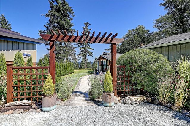 610 Maple Heights Road, Camano Island, WA 98282
