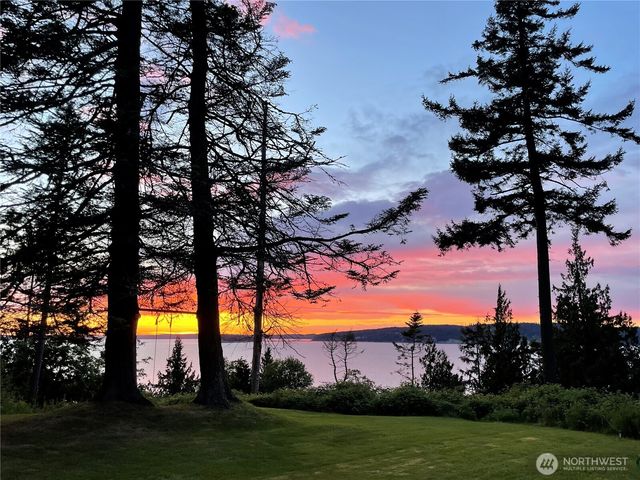 610 Maple Heights Road, Camano Island, WA 98282