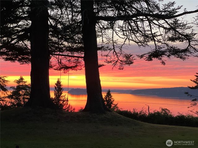 610 Maple Heights Road, Camano Island, WA 98282