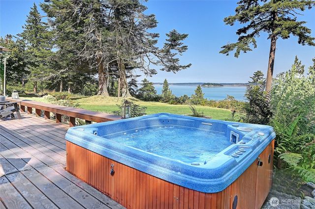 610 Maple Heights Road, Camano Island, WA 98282