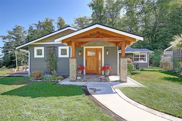 610 Maple Heights Road, Camano Island, WA 98282