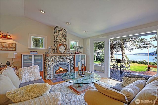 610 Maple Heights Road, Camano Island, WA 98282