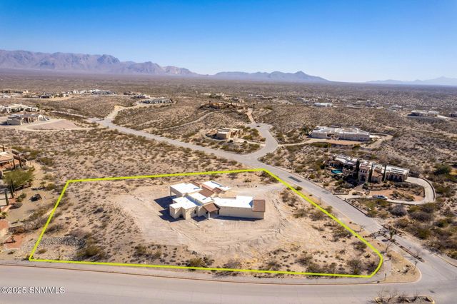 6021 Avenida Sonrisa, Las Cruces, NM 88011