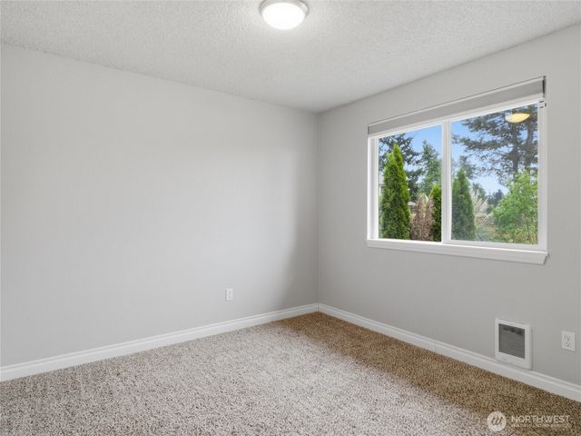 2715 24th Avenue Ct SE, Puyallup, WA 98374