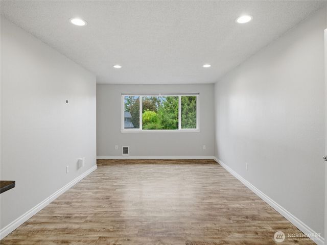 2715 24th Avenue Ct SE, Puyallup, WA 98374