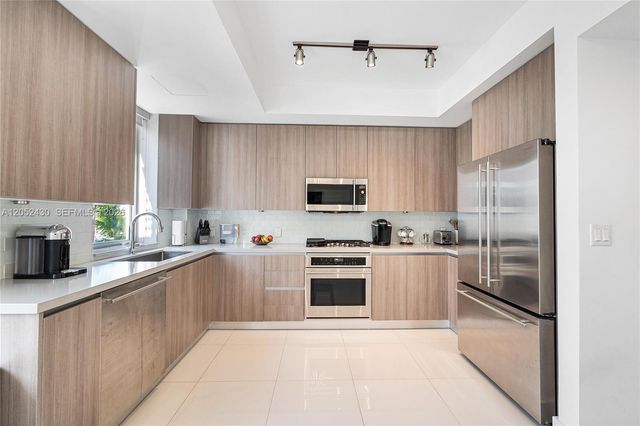 31 N Shore Dr 31, Miami Beach, FL 33141