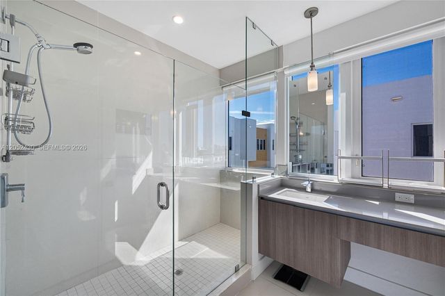 31 N Shore Dr 31, Miami Beach, FL 33141