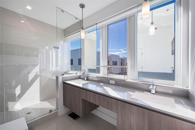 31 N Shore Dr 31, Miami Beach, FL 33141