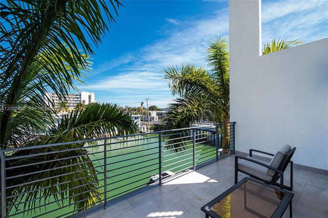 31 N Shore Dr 31, Miami Beach, FL 33141