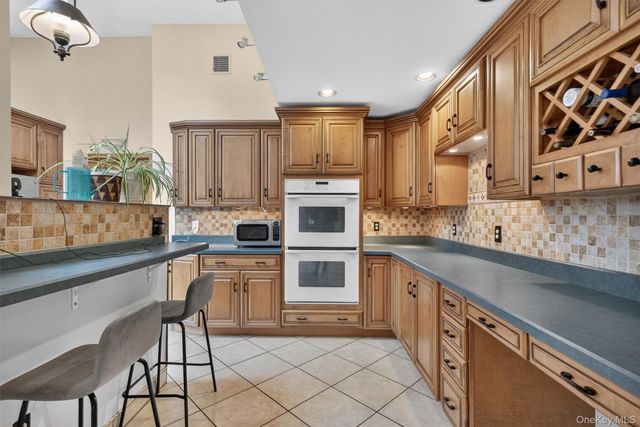 16 Mockingbird Lane, Washingtonville, NY 10992