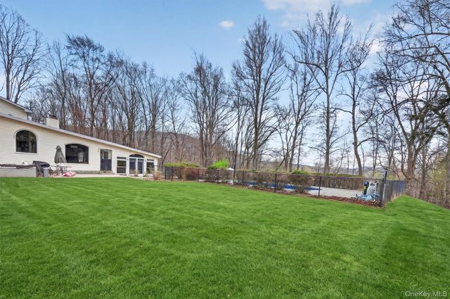16 Mockingbird Lane, Washingtonville, NY 10992