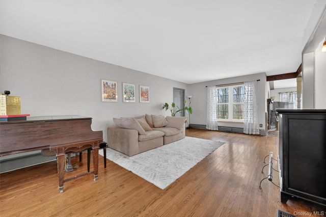16 Mockingbird Lane, Washingtonville, NY 10992