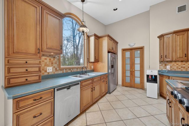 16 Mockingbird Lane, Washingtonville, NY 10992