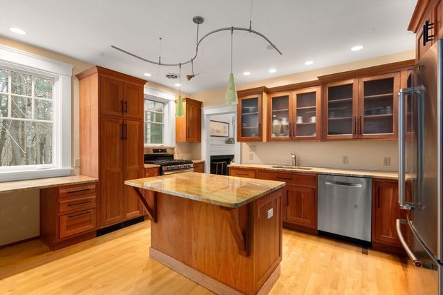 55 Glezen Ln, Wayland, MA 01778