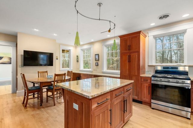 55 Glezen Ln, Wayland, MA 01778
