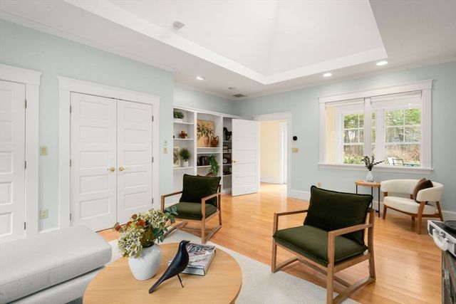 55 Glezen Ln, Wayland, MA 01778