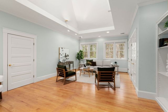 55 Glezen Ln, Wayland, MA 01778