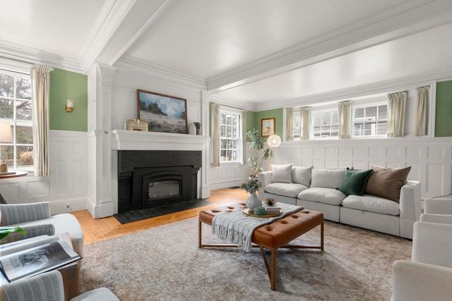 55 Glezen Ln, Wayland, MA 01778