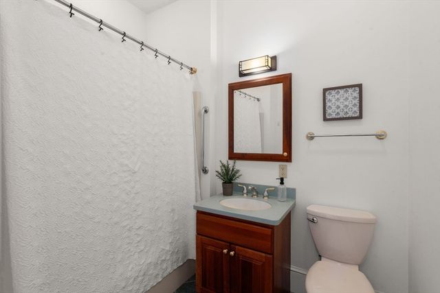 55 Glezen Ln, Wayland, MA 01778