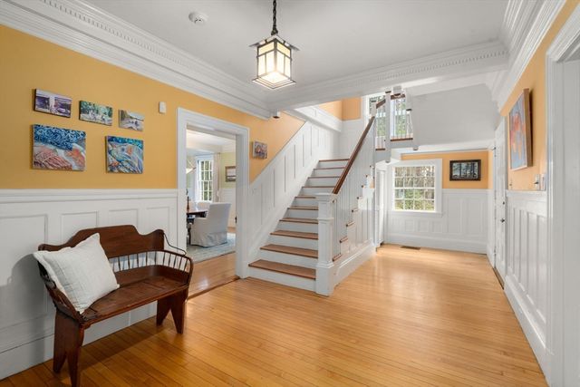 55 Glezen Ln, Wayland, MA 01778