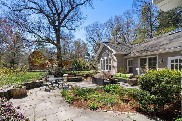 55 Glezen Ln, Wayland, MA 01778