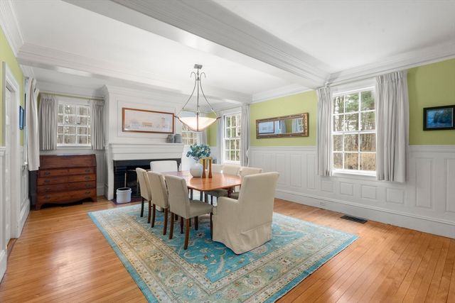 55 Glezen Ln, Wayland, MA 01778