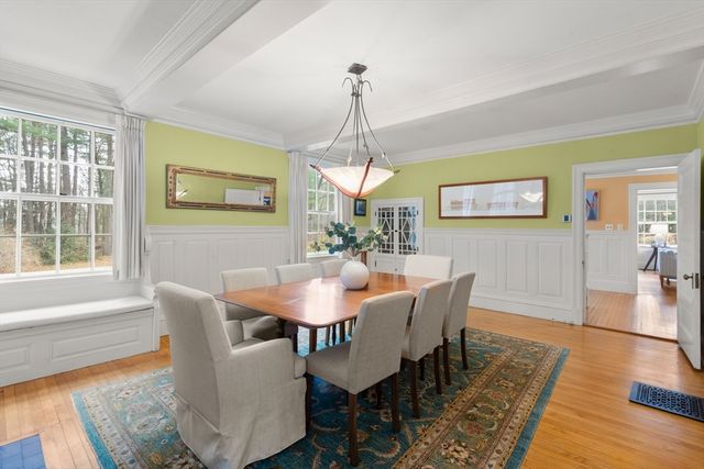 55 Glezen Ln, Wayland, MA 01778