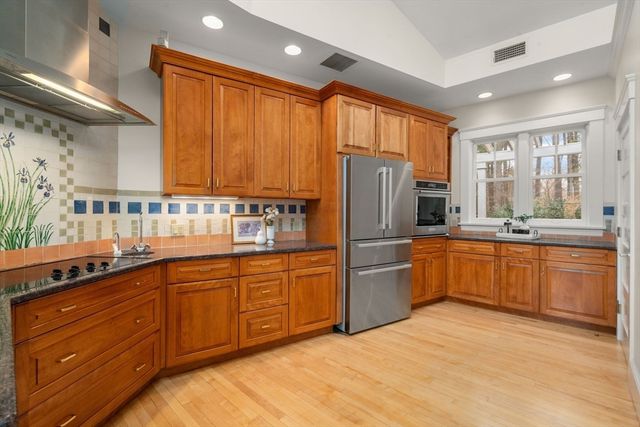 55 Glezen Ln, Wayland, MA 01778