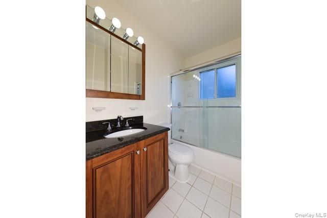 100 Friendly Court L087, Babylon, NY 11704