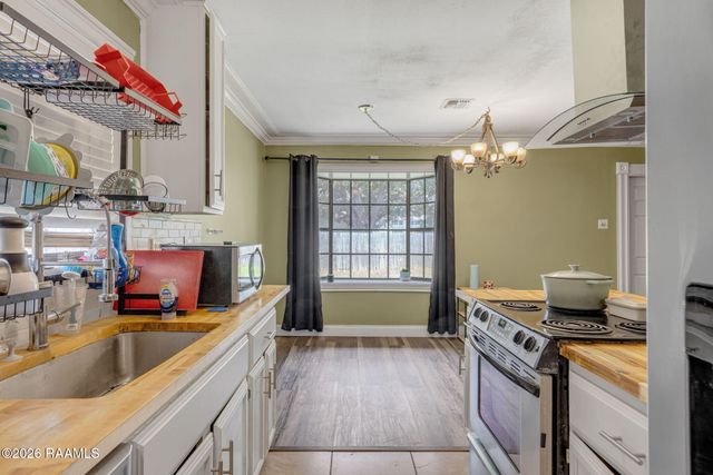 111 Castle Row, Lafayette, LA 70506