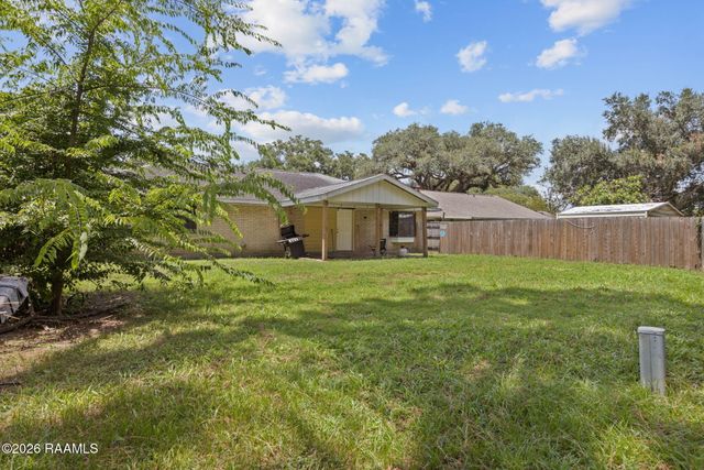111 Castle Row, Lafayette, LA 70506