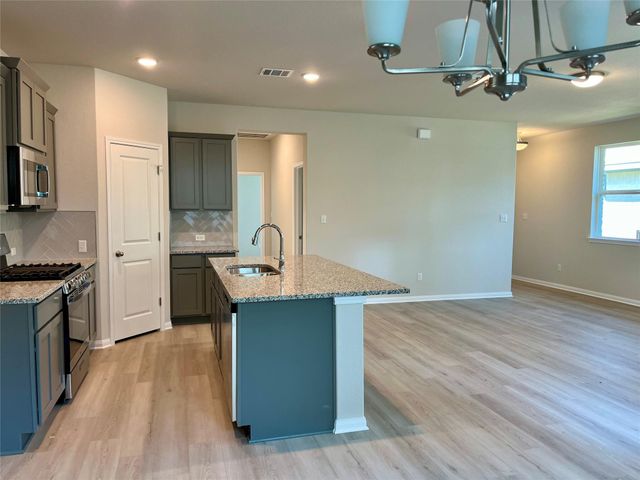 130 Spangle WAY, Kyle, TX 78640