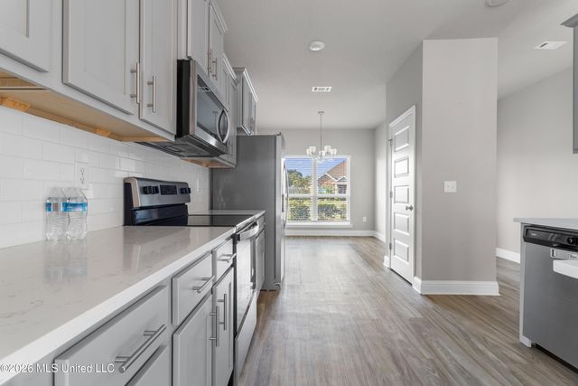 80 Saltmeadow Circle, Ocean Springs, MS 39564