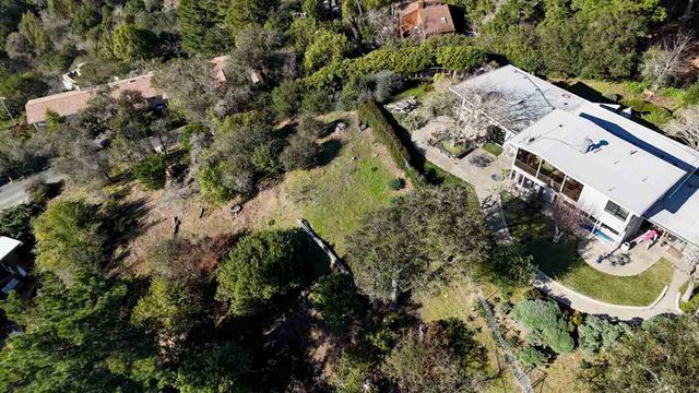 6108 Skyline Blvd, Oakland, CA 94611