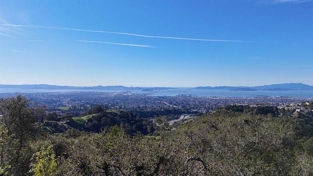 6108 Skyline Blvd, Oakland, CA 94611