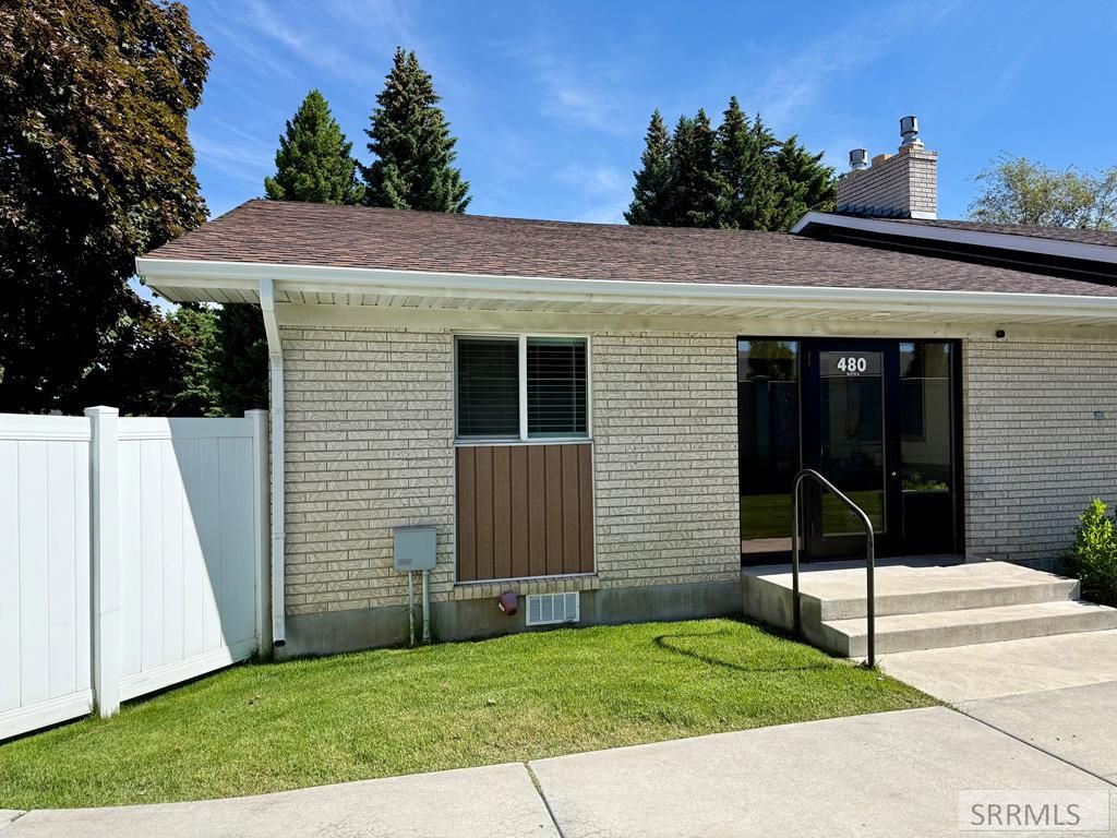 Image 1 of property listing at 480 W Sunnyside Road # 4, Idaho Falls, ID 83402