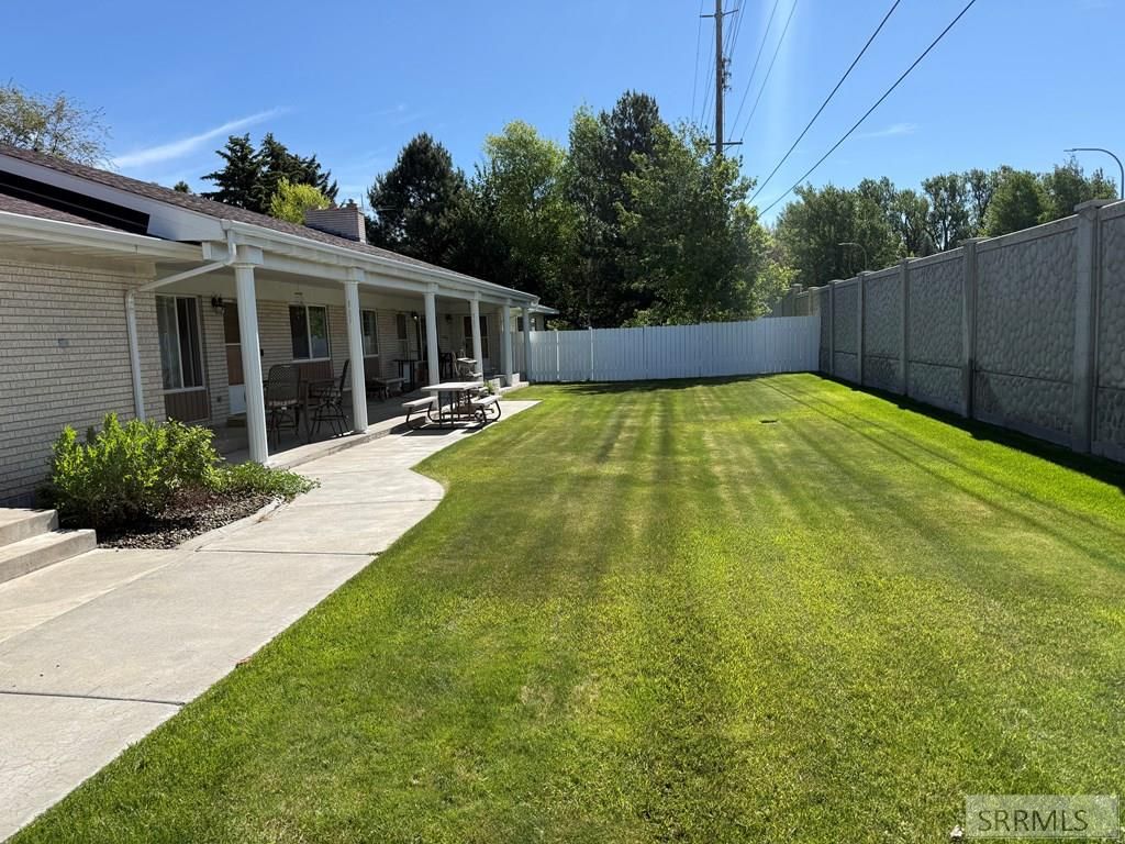 Image 4 of property listing at 480 W Sunnyside Road # 4, Idaho Falls, ID 83402