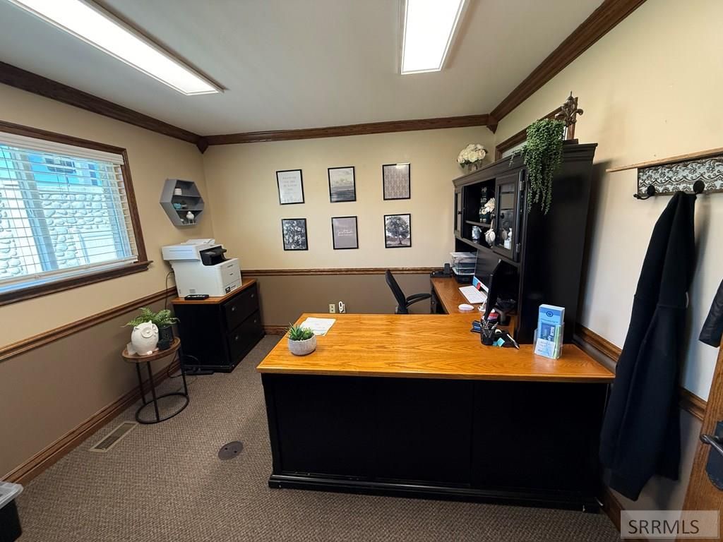 Image 9 of property listing at 480 W Sunnyside Road # 4, Idaho Falls, ID 83402
