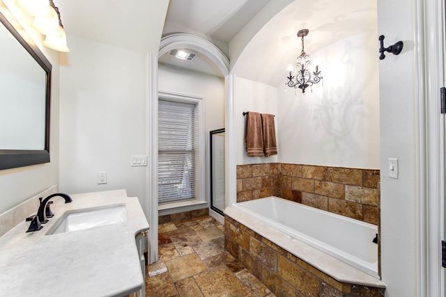 5270 West Main Street, Houma, LA 70360