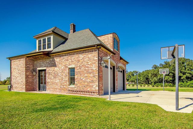 5270 West Main Street, Houma, LA 70360